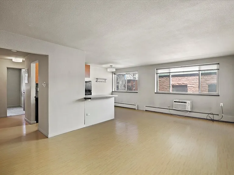 1302 N Columbine St #102 — Photo 1