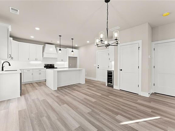 5th image of 3035 Hamilton Rd