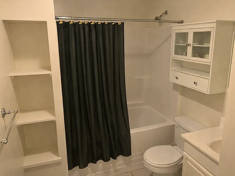 4-12 Humboldt Pl #1-6 — Photo 5