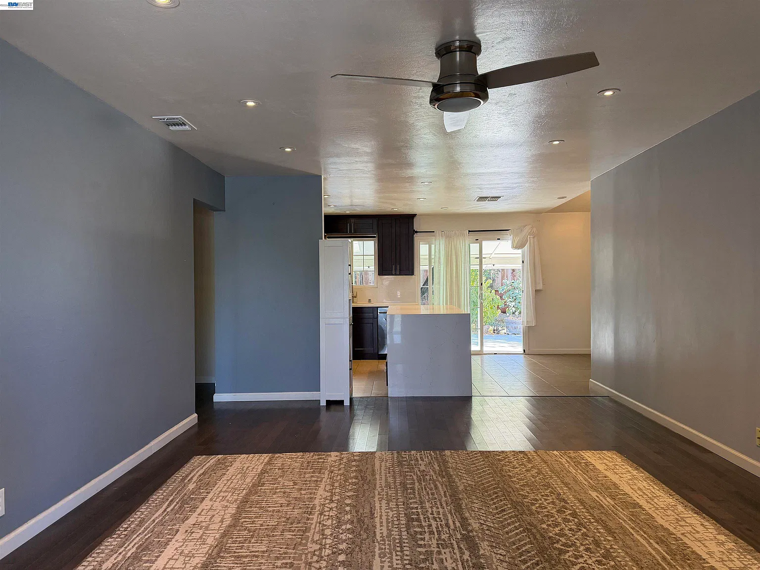 3 bed, 1156 sqft, $2,850 — Photo 2
