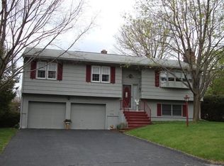 145 Round Hill Rd, Naugatuck, CT 06770