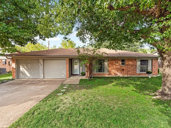 1121 Timbercreek Rd, Benbrook, TX 76126