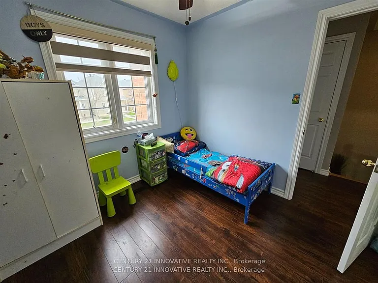 189 S Unionville Ave — Photo 16