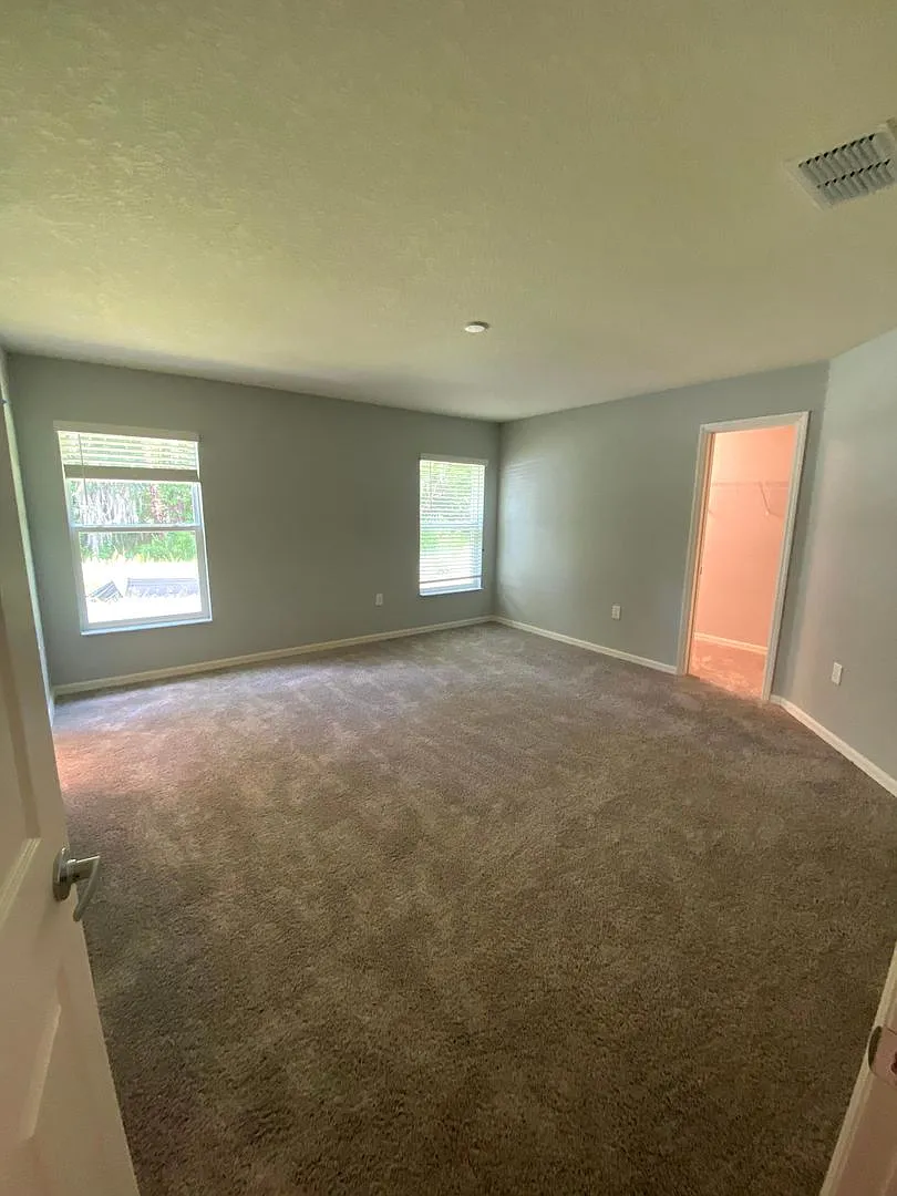4-Bedroom, 2-Bathroom in Lakeland — Photo 4