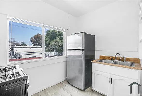5251 S Main St #B — Photo 5