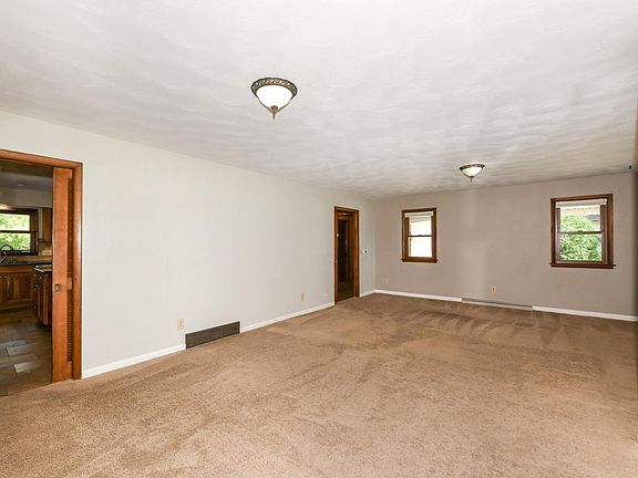 4th image of W7478 Pleasant STREET