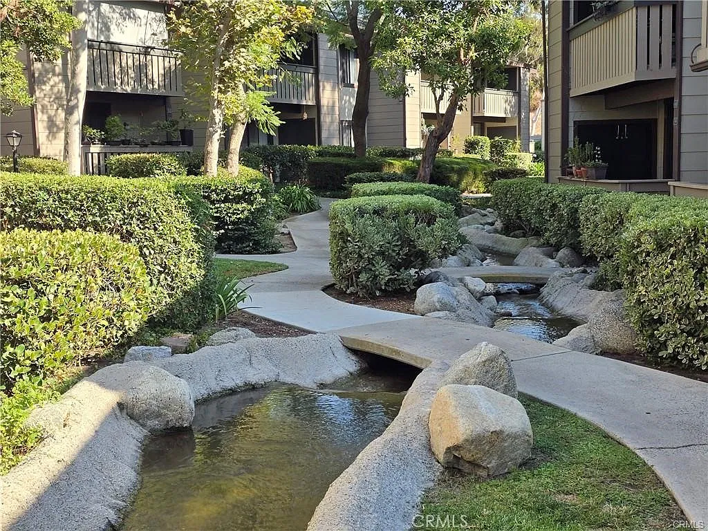 1 bed, 686 sqft, $2,590 — Photo 4