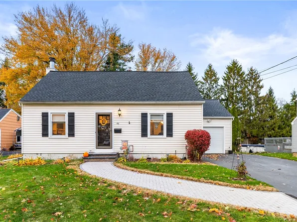 46 Country Ln, Penfield, NY 14526