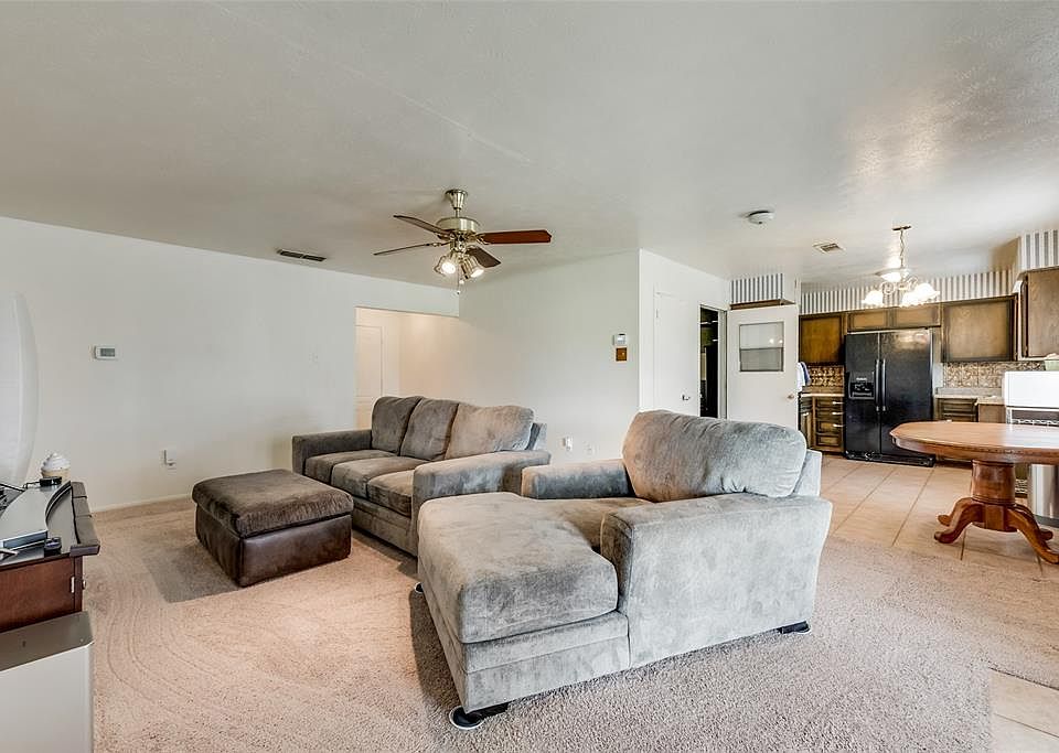 1st image of 304 Lindo Dr