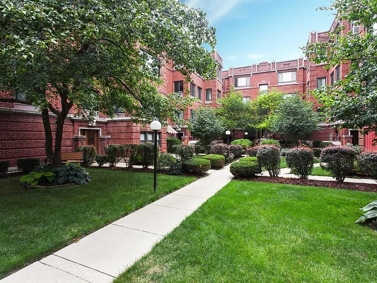 928 W Sunnyside Ave #1W — Photo 2