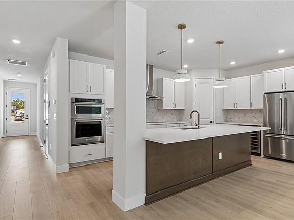 4th image of 2916 W ELLIS DRIVE