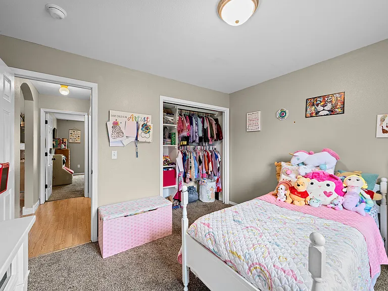 712 W White Fang St — Photo 13