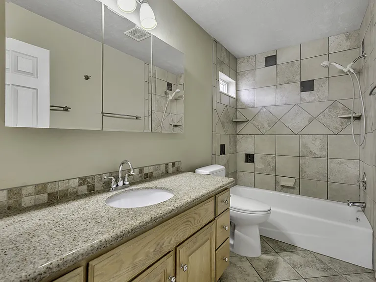 778 S 410 E — Photo 14