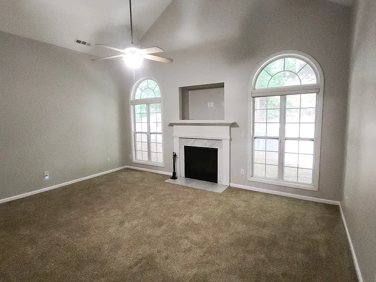 19 Harpers Farm Dr — Photo 3