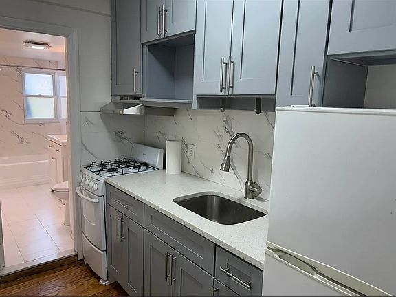 3rd image of 20-67 32nd St #2
