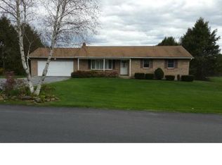 6217 Venture Ct, Slatington, PA 18080