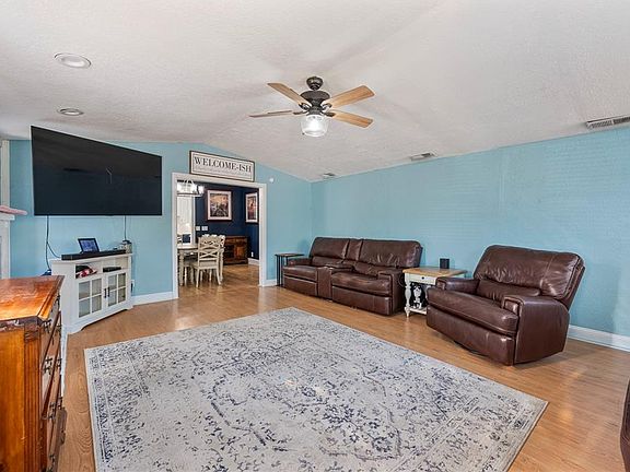 5th image of 219 E Beacon Rd