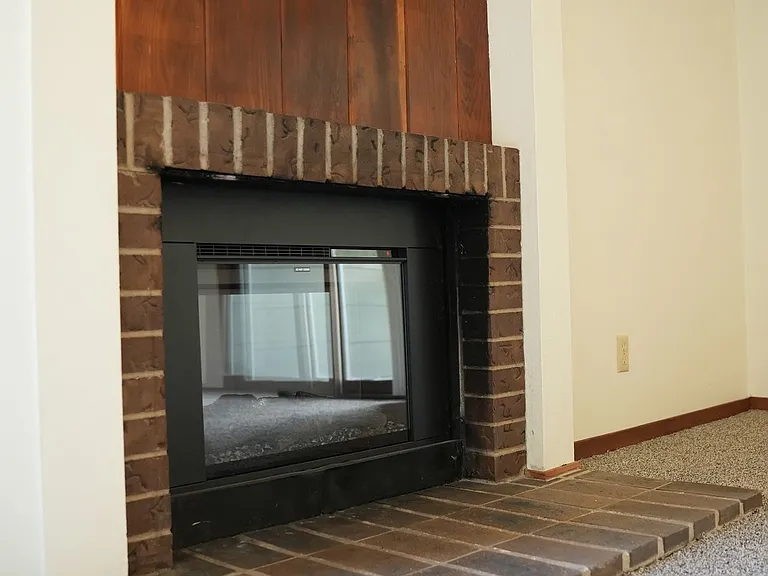 3900-3951 Doral Dr — Photo 13