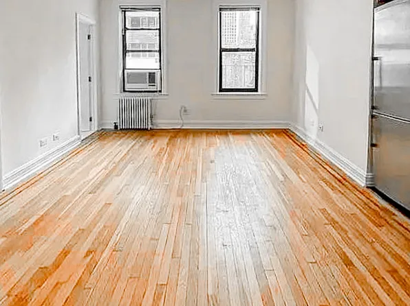 214 East 51st Street image 3 of 4