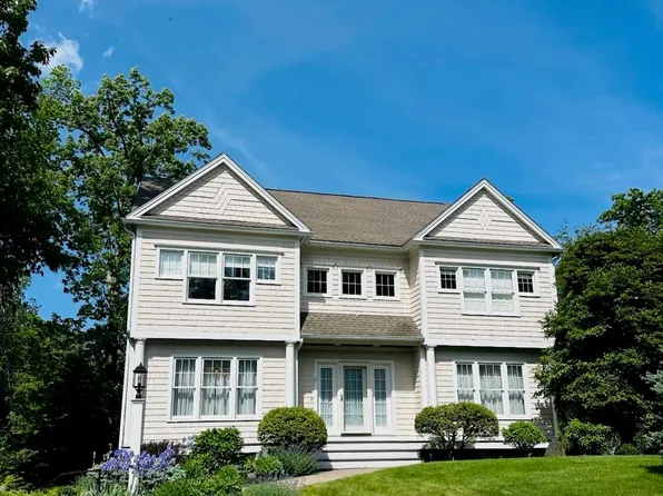 2 Dearborn Brook Circle, Exeter, NH 03833