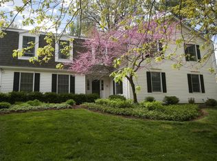 12152 Montour Dr, Saint Louis, MO 63131