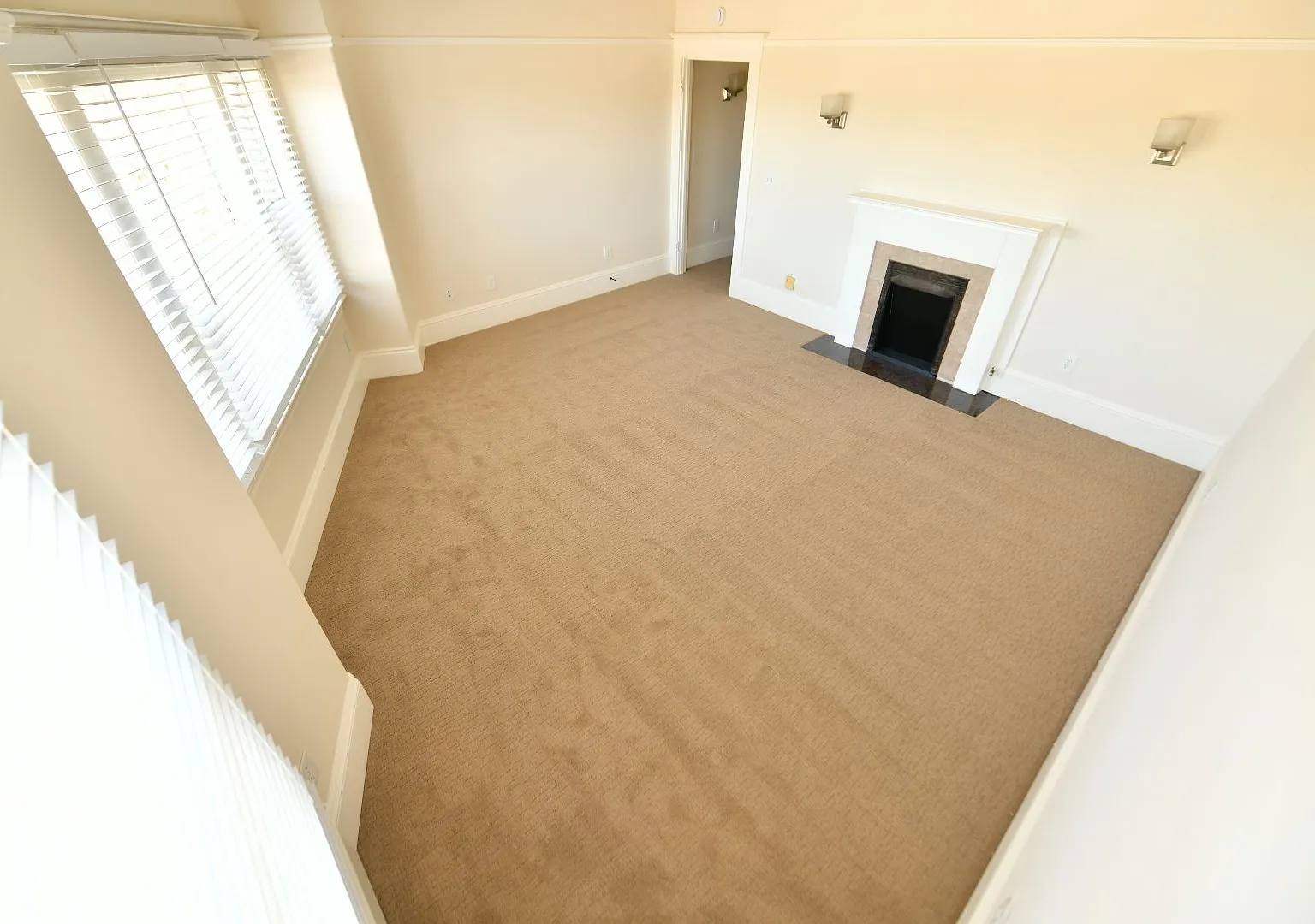 1p716 - 3055-3061 Adeline Street — Photo 3