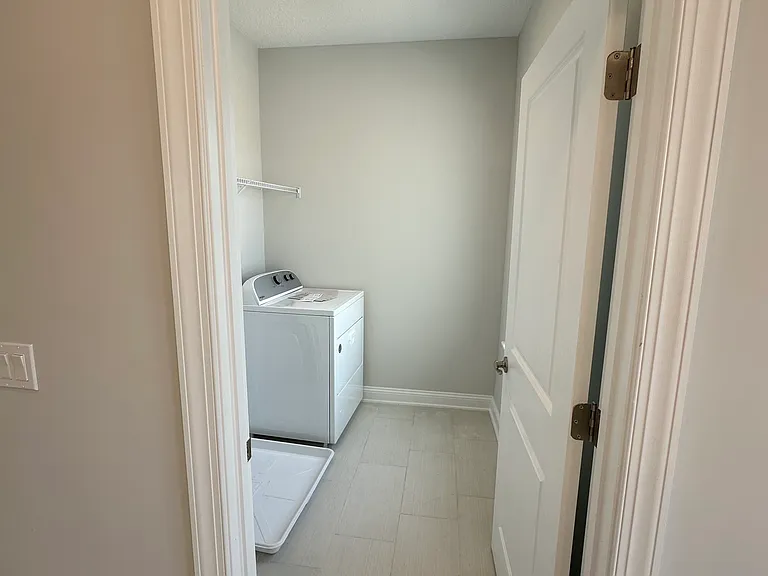 82 Bedford Terrace St — Photo 18