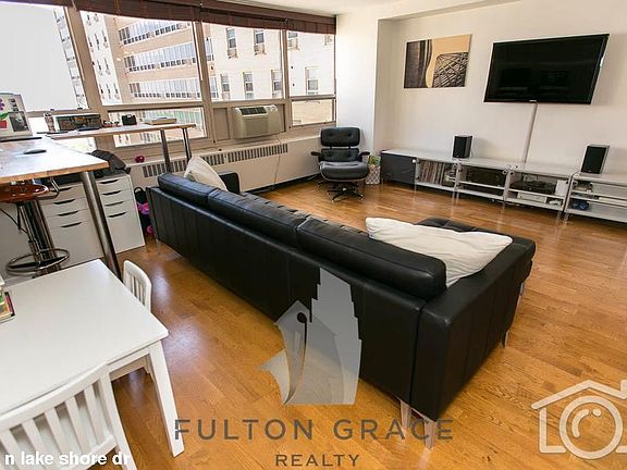 5th image of 3950 N Lake Shore Dr APT 716