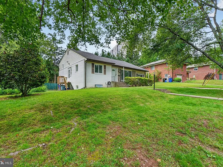 9211 E Parkhill Dr — Photo 16