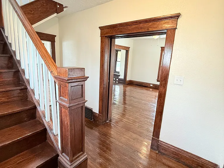 563 Cedar Ave — Photo 9