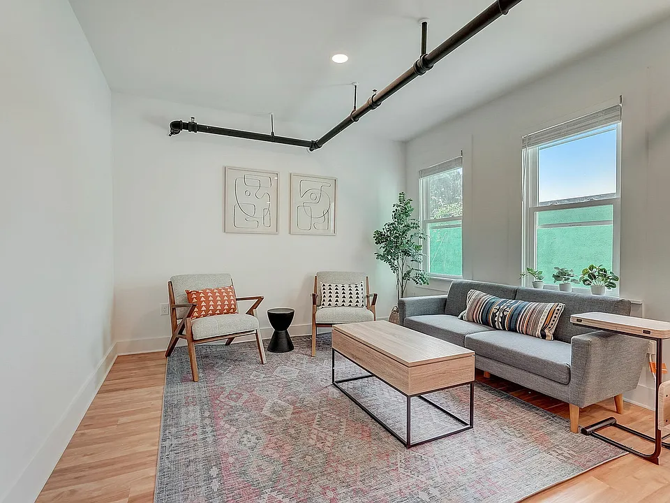 Highland Ave Ne Unit 329-001 2