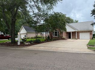 3 Middleton Ct, Starkville, MS 39759