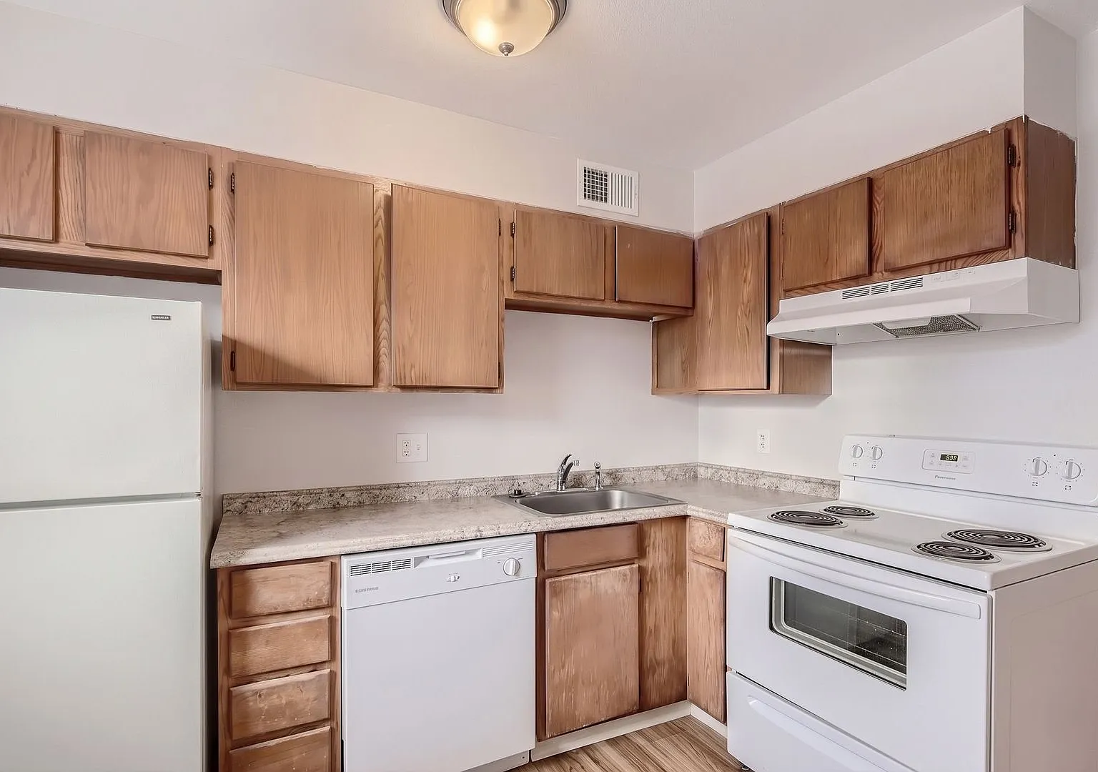 Cherry Tree Apartments — Photo 2
