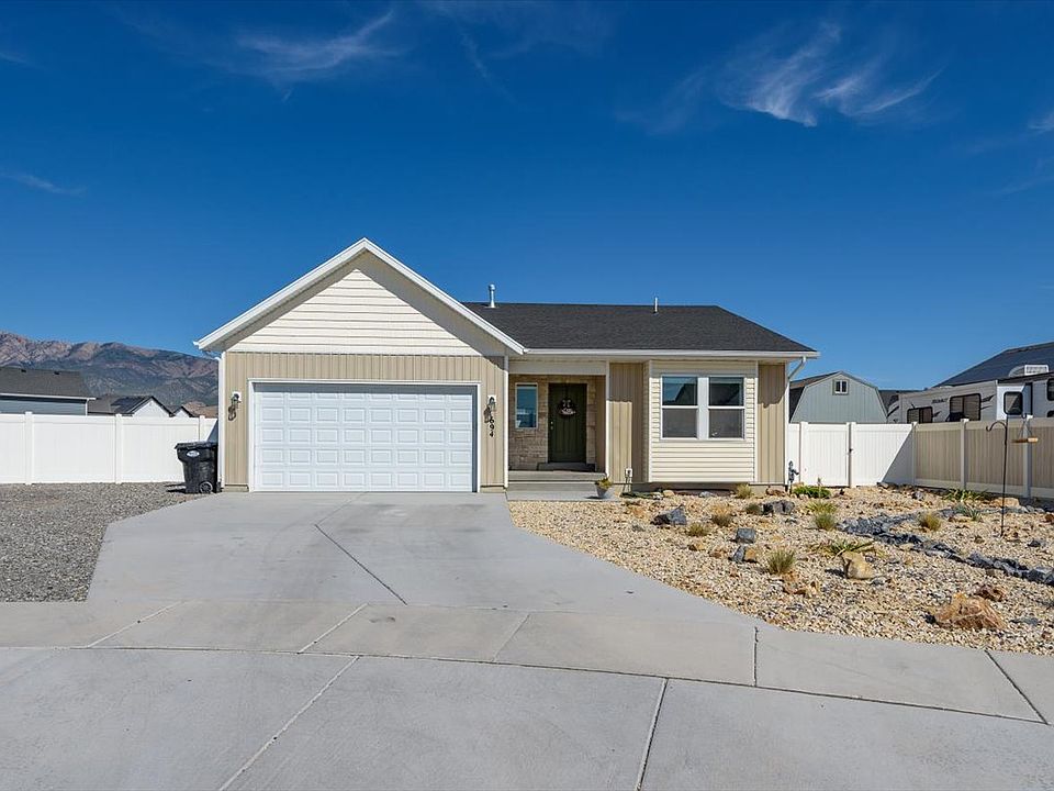 1st image of 694 W Jedediah Way