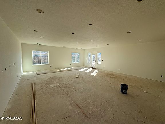 3rd image of 747 Karen Ct