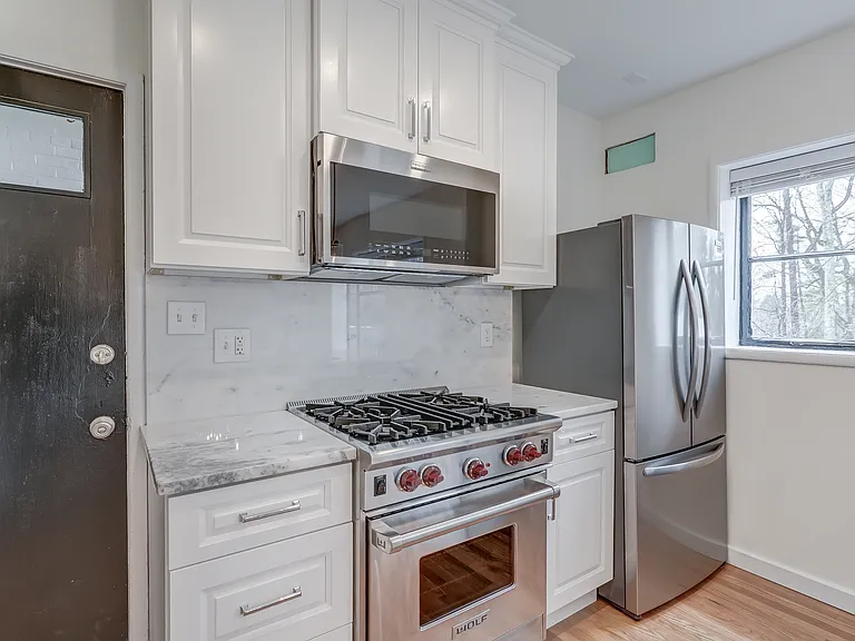 101 Tempsford Ln #H — Photo 1
