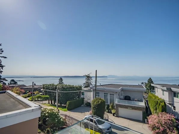 14433 Sunset Ln, White Rock, BC V4B 5J7