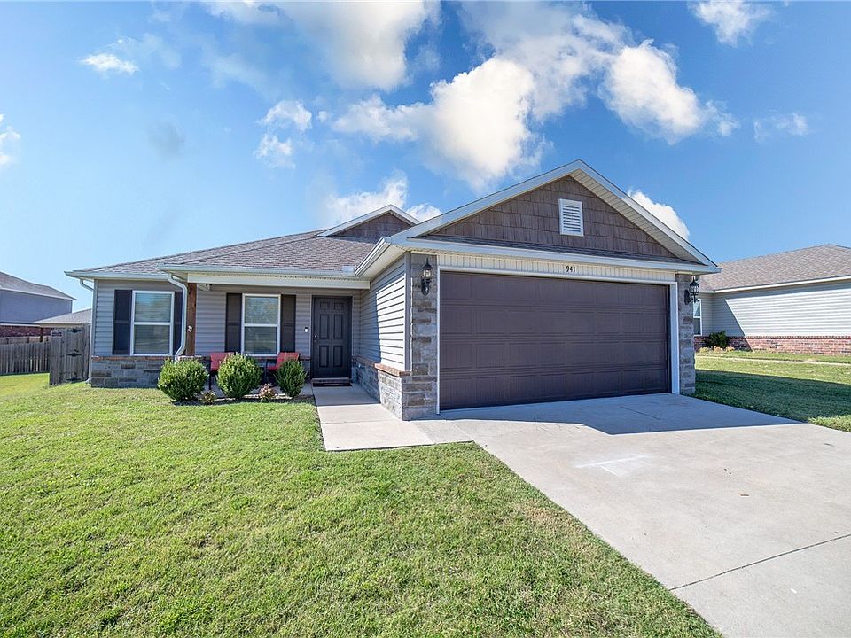 1st image of 941 E Swift Dr