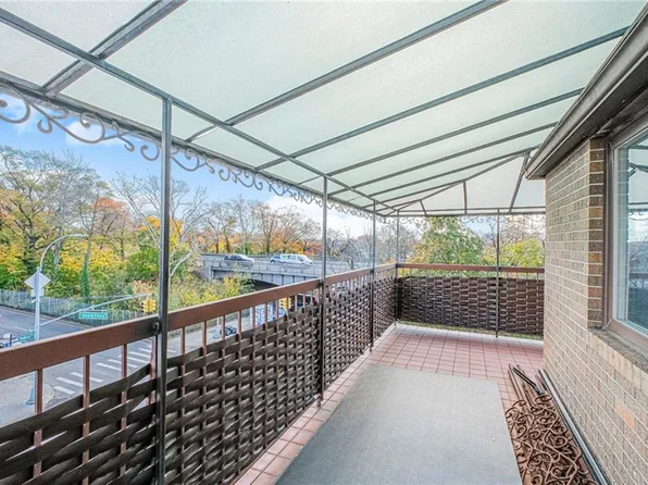 4766 Bedford Avenue image 23 of 29