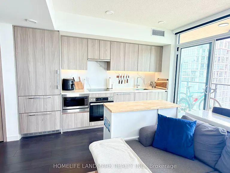 3 Concord Cityplace Way #3711 — Photo 2