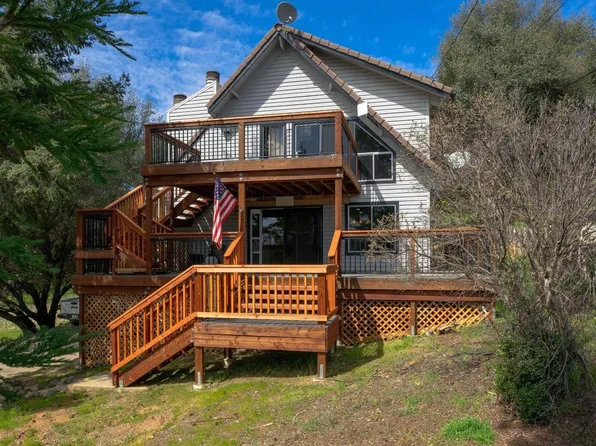 12780 Mount Jefferson St, Groveland, CA 95321
