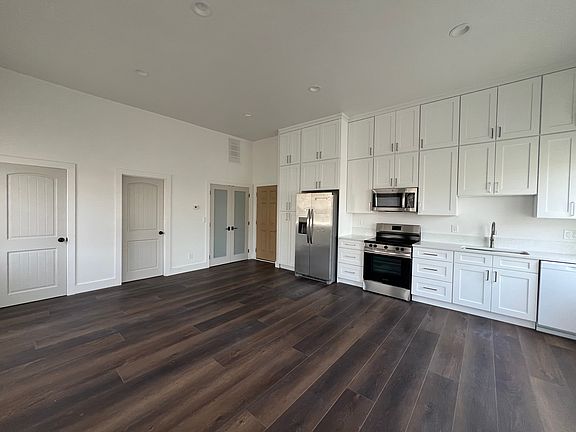 3rd image of 50 1/2 S Main St #C