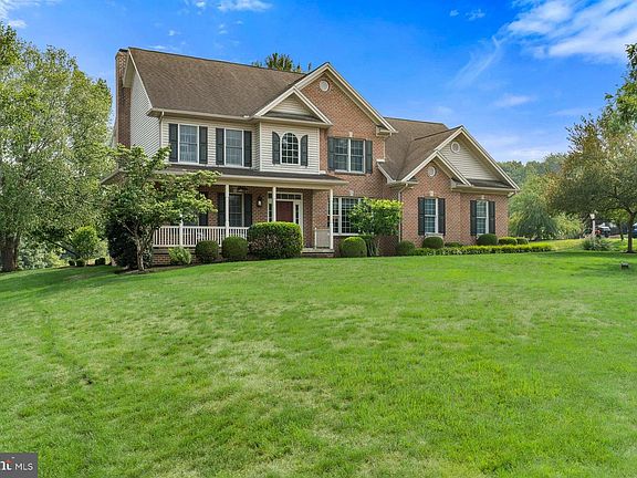 2nd image of 111 Crabapple Ct