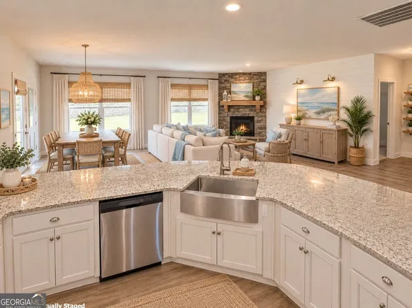 31 Lake Sydney Dr, Dawsonville, GA 30534