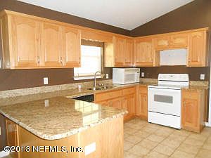 4th image of 361567 Pine St