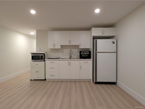 2nd image of 148 Ernest St