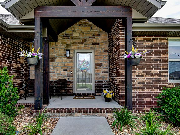 5th image of 4714 N Venice Court