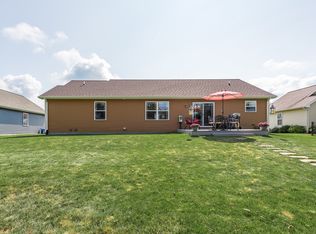 8669 Summer Ridge Dr, Freeland, MI 48623
