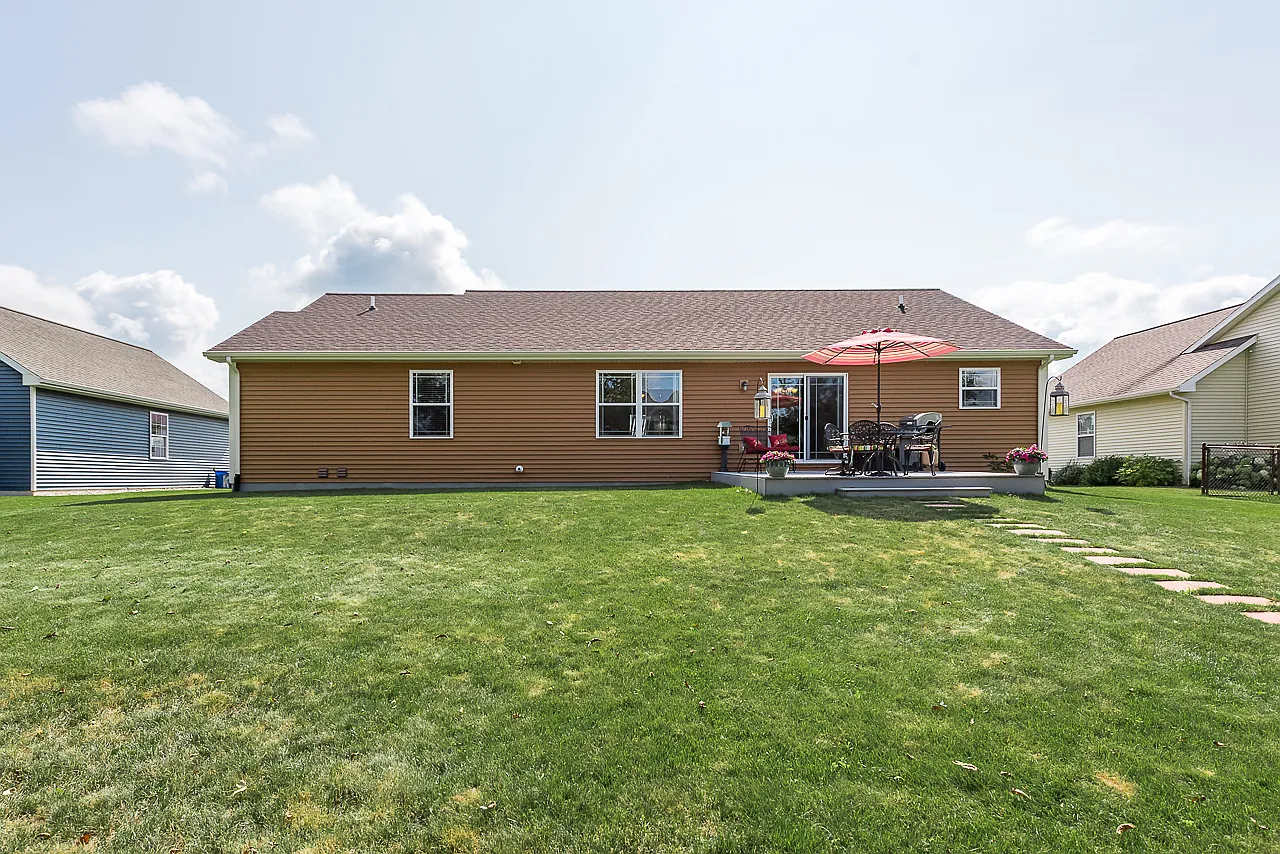 8669 Summer Ridge Dr photo 1