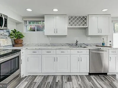 909 Delafield Pl NW — Photo 3